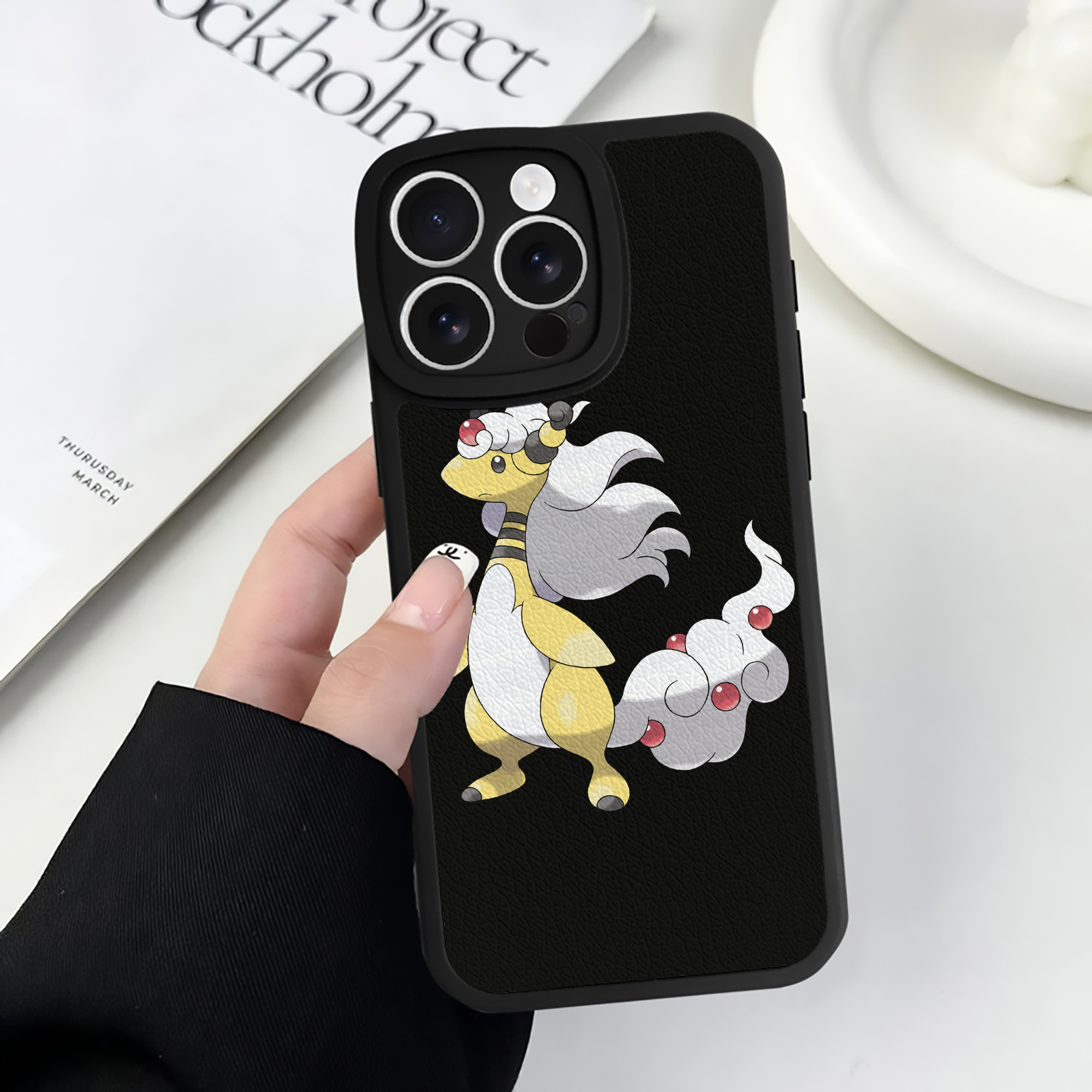 （画像用） ポケットモンスター Pokémon 【iPhone 16シリーズ対応】シリコンスマホケース（レザー調） 材質：シリコン